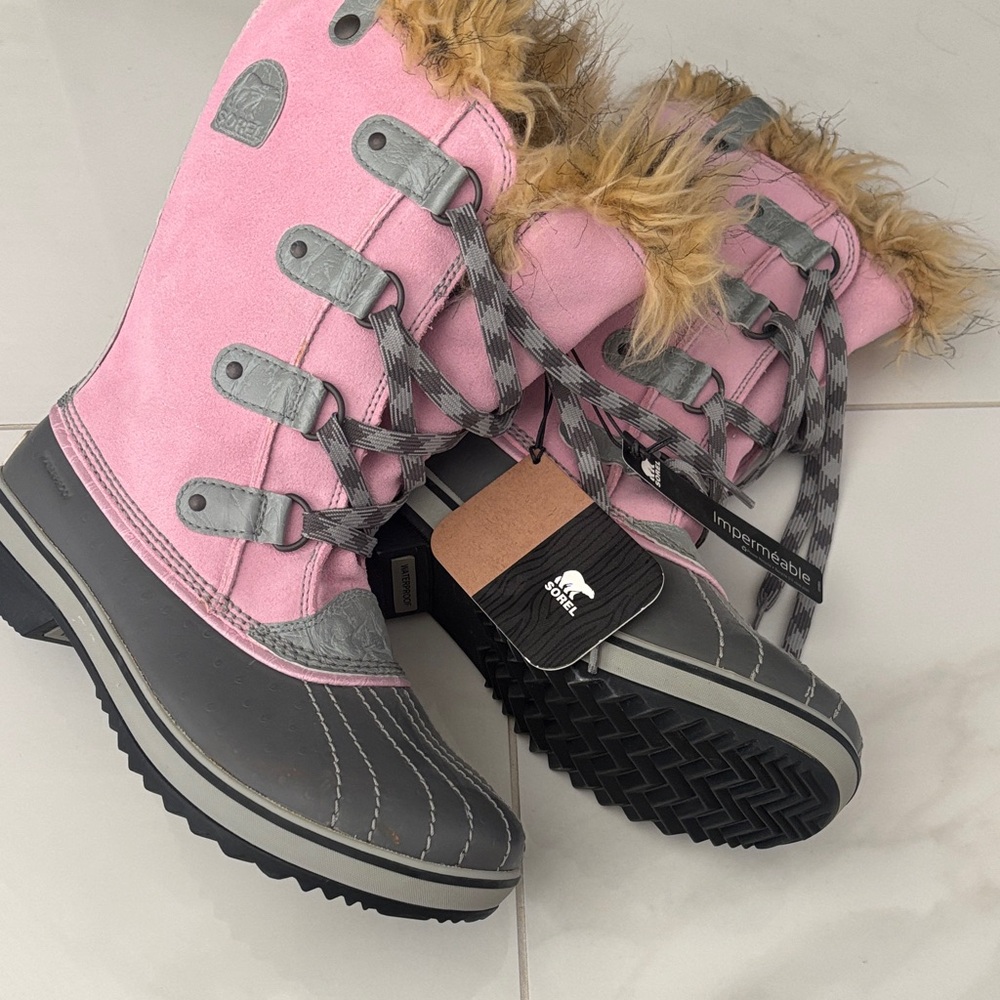NWT NEVER WORN Girls Sorel Pink Suede Snow Boots Tivoli Muck Funky Fur Trim